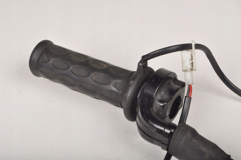 TRIUMPH BONNEVILLE T100 SE 865 GASPUMPE ROLGAZ Product image
