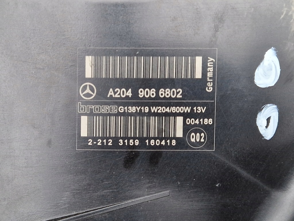 C-Klasse W204 Ein weiteres Gehäuse mit 600W A204906802 A2045400788 2016 Product image