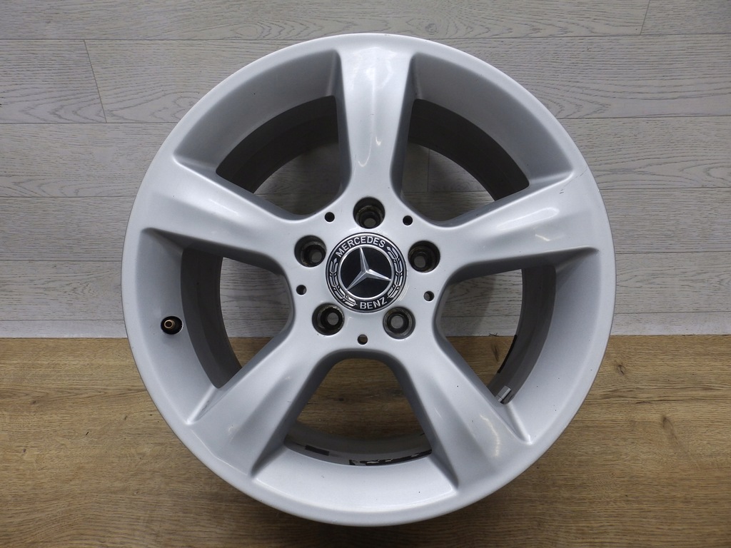 Mercedes C-Klasse A203 Felgen 7Jx16H2 Et31 5x112 Product image