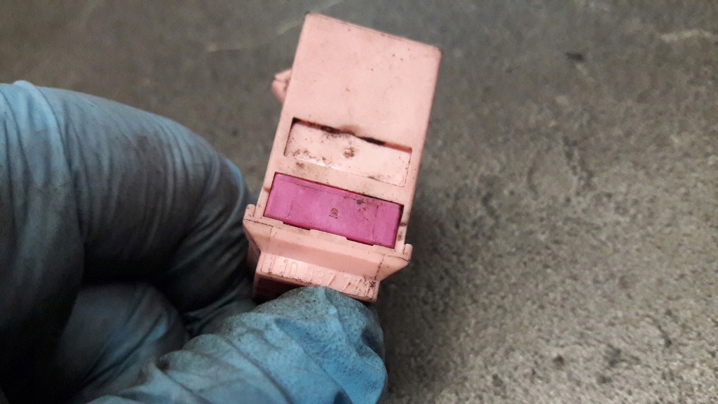 1J0937741 Cube Plug Product image