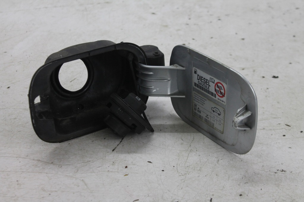 KRAFTSTOFFEINFÜLLKLAPPE VW JETTA V LA7W 05-11 Product image