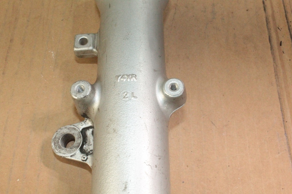 Yamaha FZ600 02–03 linkes Schienbein Product image