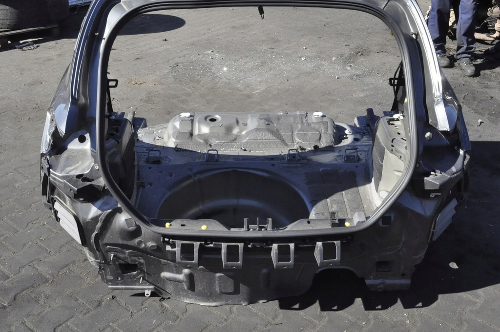 FORD FIESTA MK8 GESAMTER HINTERER ASS HINTERER GÜRTELKOTFLÜGEL LINKS RECHTS Product image