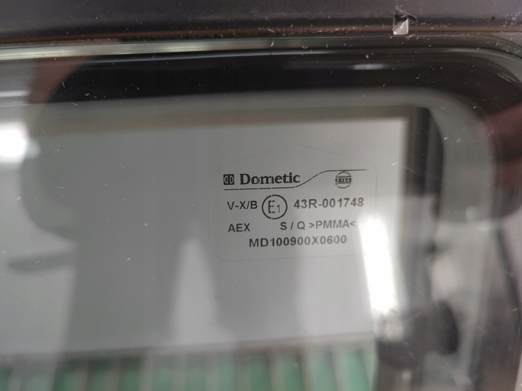 DOMETIC-KIPFENSTER 900x600 FÜR KAMERA MD100900X0600 Product image