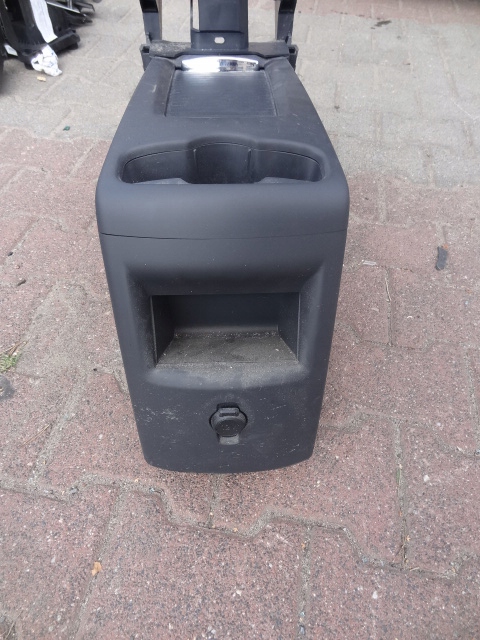 MITTELTUNNEL LAGERUNG PEUGEOT 5008 9670593077 Product image