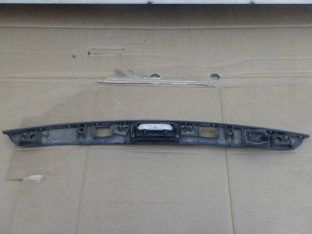 BLEND STRIP CHROM KLAPPE MERCEDES W204 2047400593 Product image