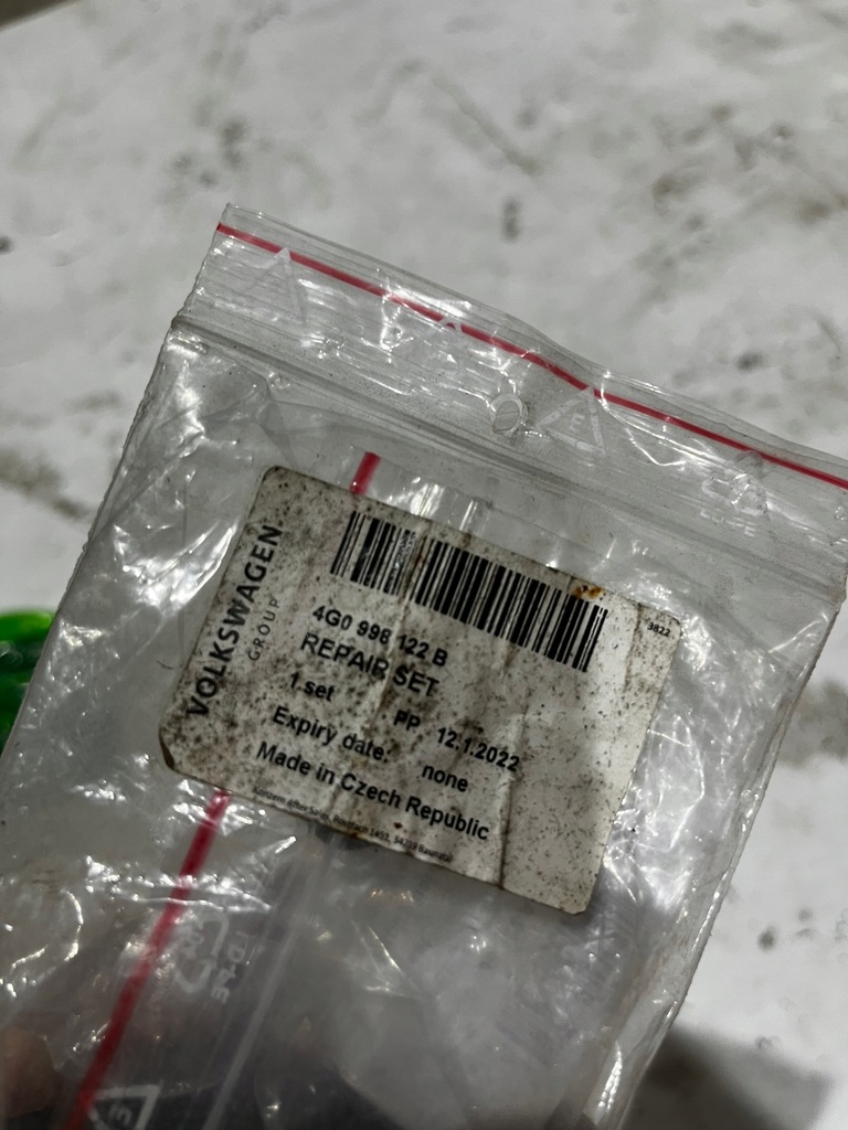 LAMPENOHREN-REPARATURSATZ AUDI A6 C7 RECHTER LIFT 4G0998122B 4G0998122A Product image