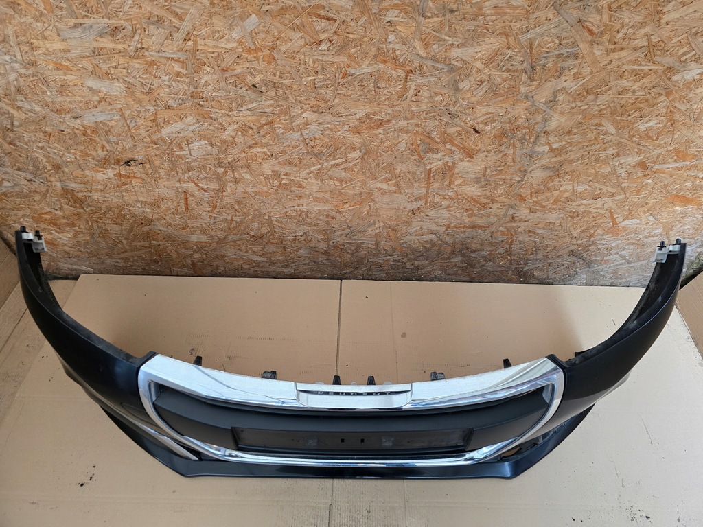 Peugeot 208 Lift Front Stoßstange 2015 - 2019 Product image