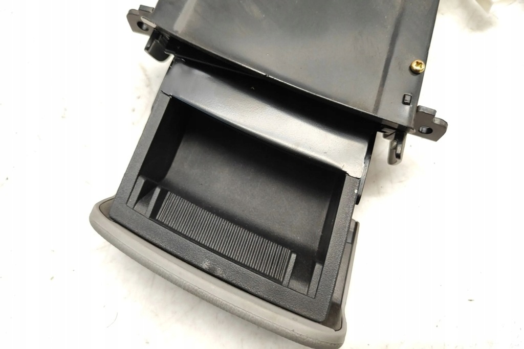 Hyundai Sonata V (NF) Aschenbecher 845503K000 2.0L Diesel 103KW 2006 Product image
