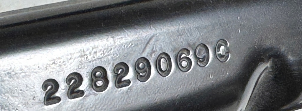 P2 Cadillac Escalade IV 2014 - Unterstützung des GM 22829069C -Akku Product image