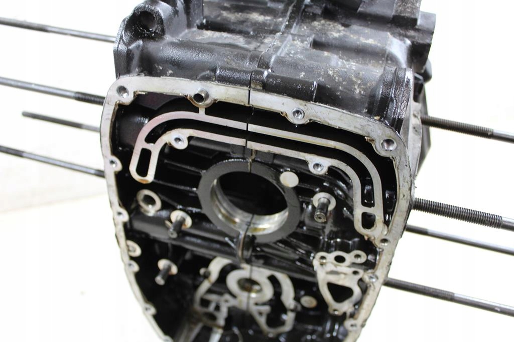 BMW R850 RT R22 01-06 KURBEL MOTORBLOCK SCHRAUBEN Product image