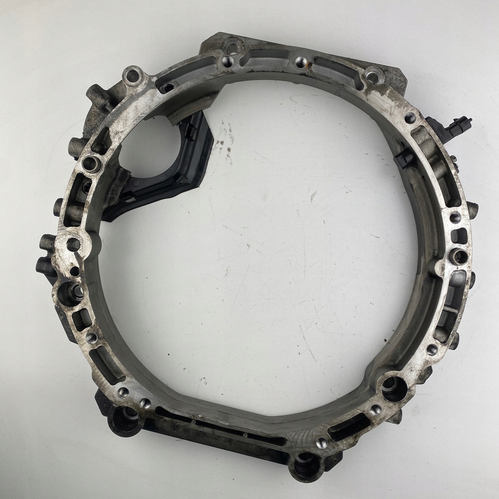 GEHÄUSE-MOTOR-ABSTANDSHALTER MERCEDES C W205 S205 C180 C200 BlueTEC 1.6 DCI Product image