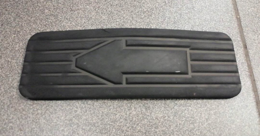 Shibaura CM 364 284 Pedalabdeckung aus Gummi Product image
