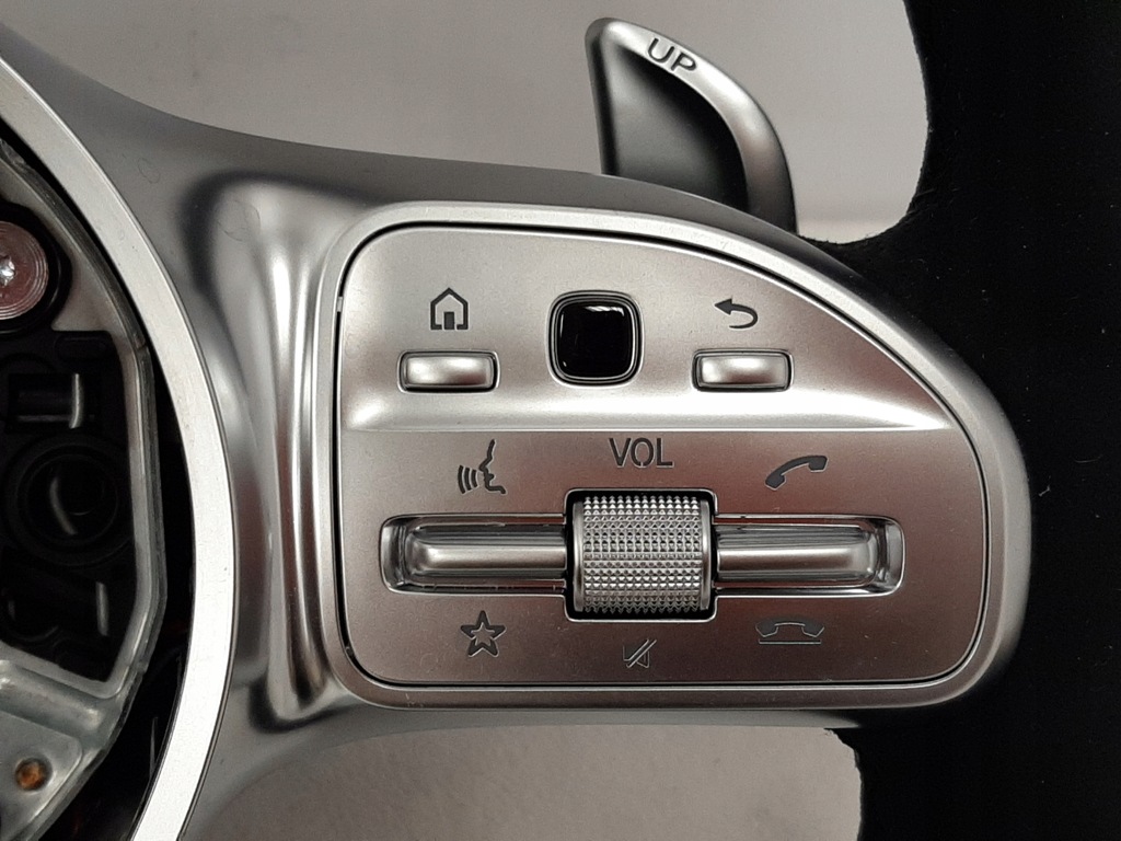 Mercedes AMG beheizbares Carbon-Alcantara-Lenkrad Product image