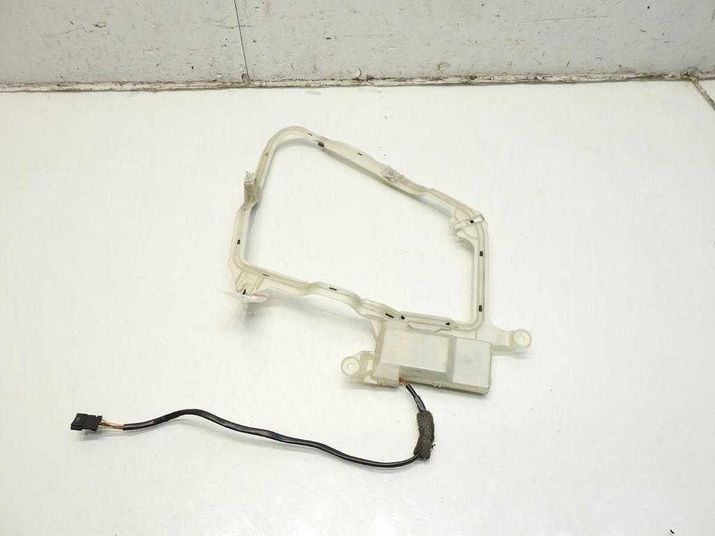 SCHLÜSSELLOSE ANTENNE TÜR LINKS VORNE 5 PIN MERCEDES W220 A2208200175 Product image
