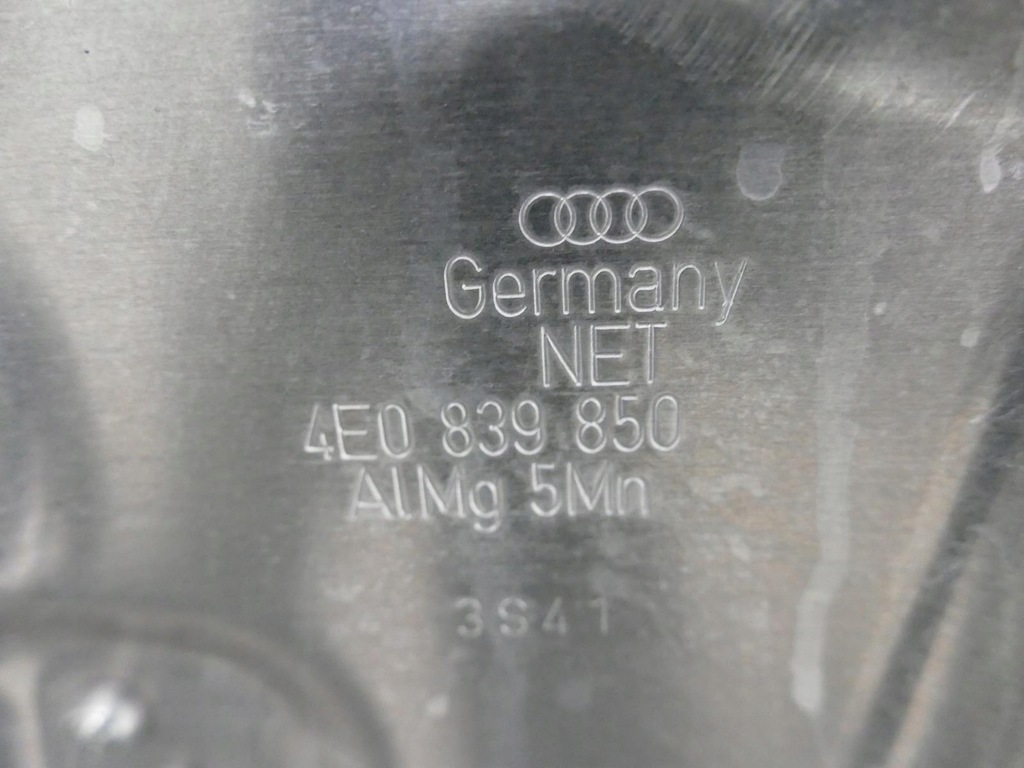 AUDI A8 D3 LIFT HECKSCHEIBENHEBER HINTEN Product image