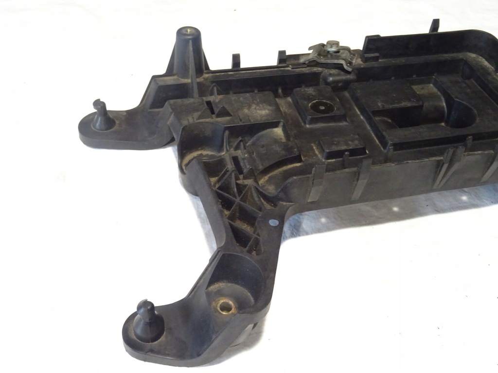 GEHÄUSE BATTERIEBASIS VW TOURAN I 1 1T0 2.0 TDI 1K0915333B Product image