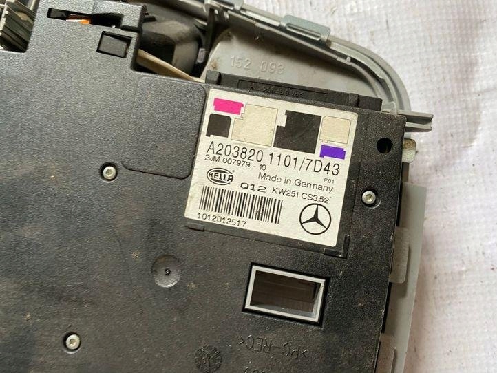 2038201101 MERCEDES-BENZ Rechte vordere Lampe Product image