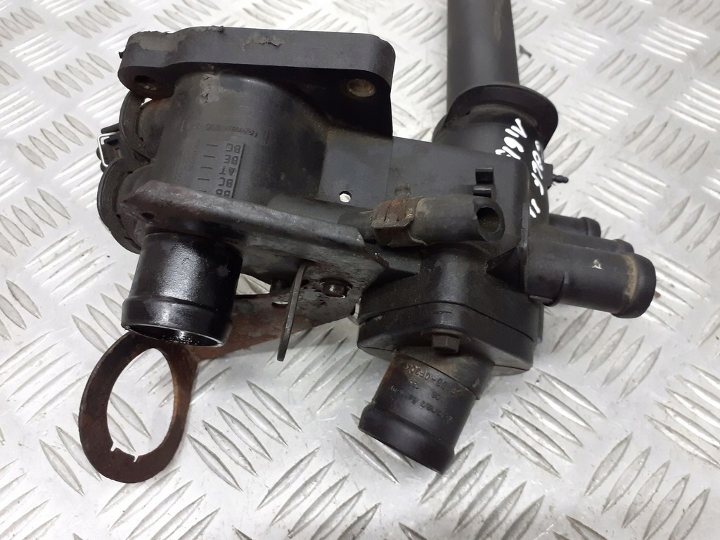 THERMOSTATGEHÄUSE VW GOLF III 1.6 Product image