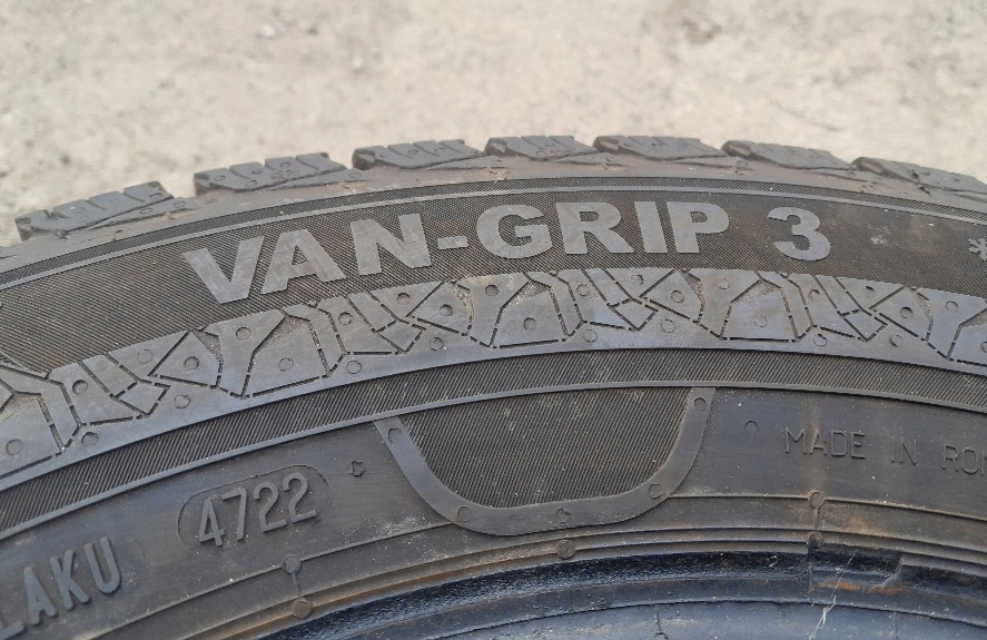 WINTERREIFEN 205/65R16 C 16C SEMPERIT VAN-GRIP 3 2022 11,5 mm Product image