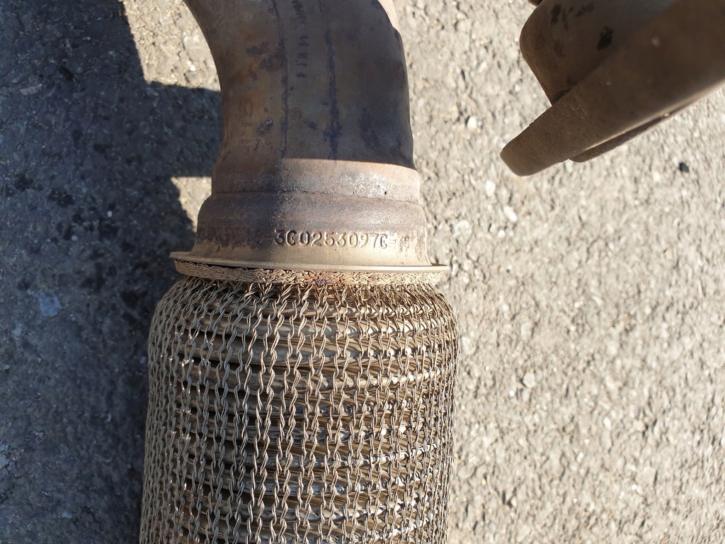AUSPUFFROHR, BESCHICHTETE DROSSELKLAPPEN VW PASSAT B8 Product image