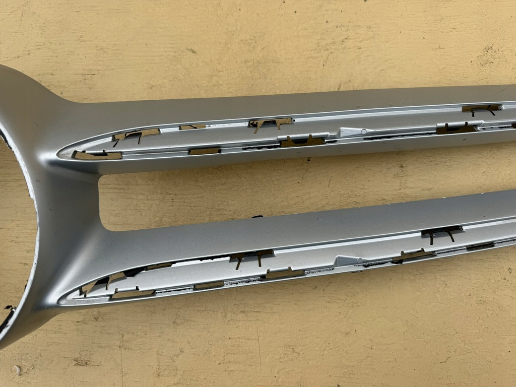 Mercedes B Klasse W246 II 11-18R Grill Stoßfänger Dummy A2468880173 Product image