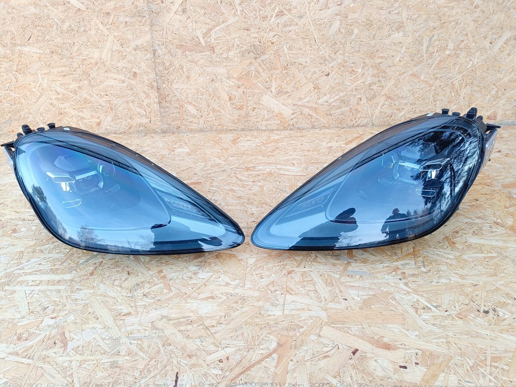 Porsche Cayenne E-Hybrid 2022r Front in der Farbe M7Q Maske 9Y 9Y0 Stoßfängerlampe Product image