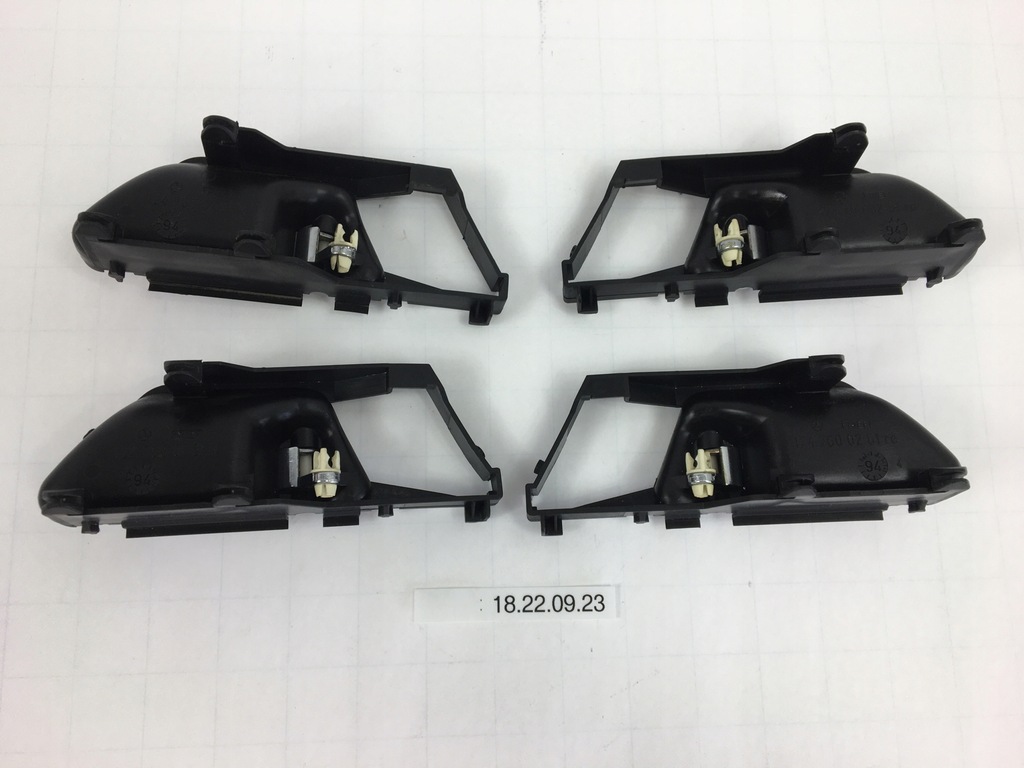Satz Innentürgriffe für Mercedes W124 Limousine Kombi Product image