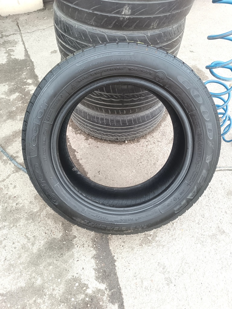 215/60R17 17C Ganzjahres-Winterreifen GOODYEAR Cargo Vector 2 21r 5mm Legnica Product image