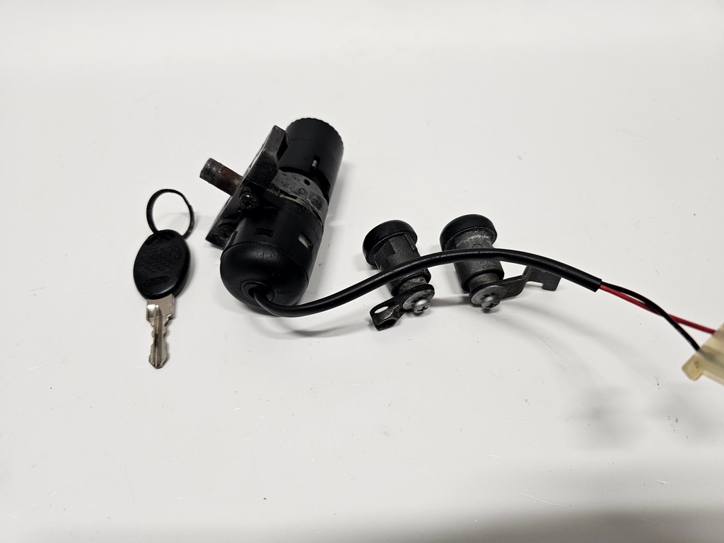 Honda NES 125 Zündschloss sperrt Schlüssel Product image