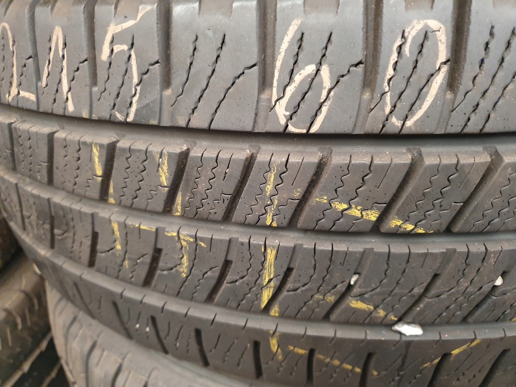 GEBRAUCHTE REIFEN 215/60R17 C GOODYEAR MONTAGE W-WA Product image