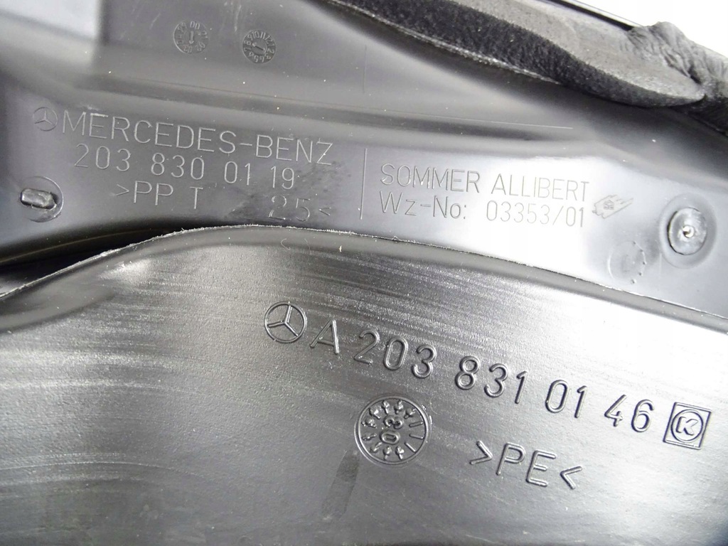 Mercedes W203 COUPE Armaturenbrettkonsole A2036800387 Product image