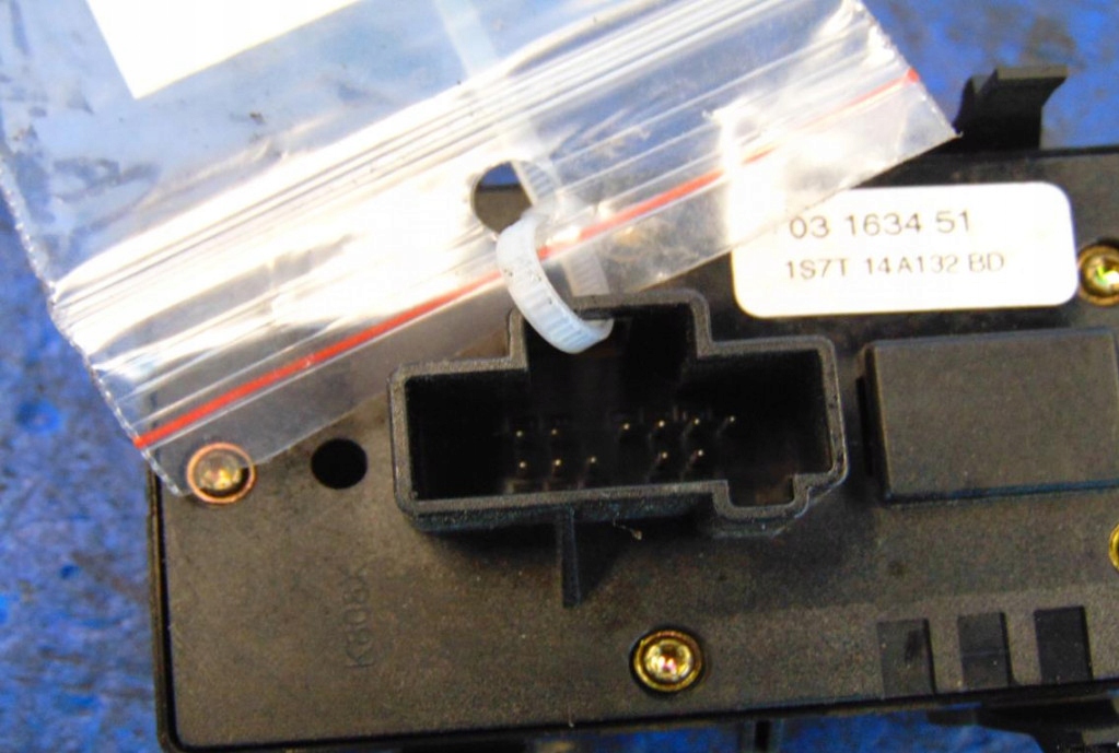 Ford Mondeo MK3 2.0TDDI -Fensterschalter 1S7T14A132BD Product image