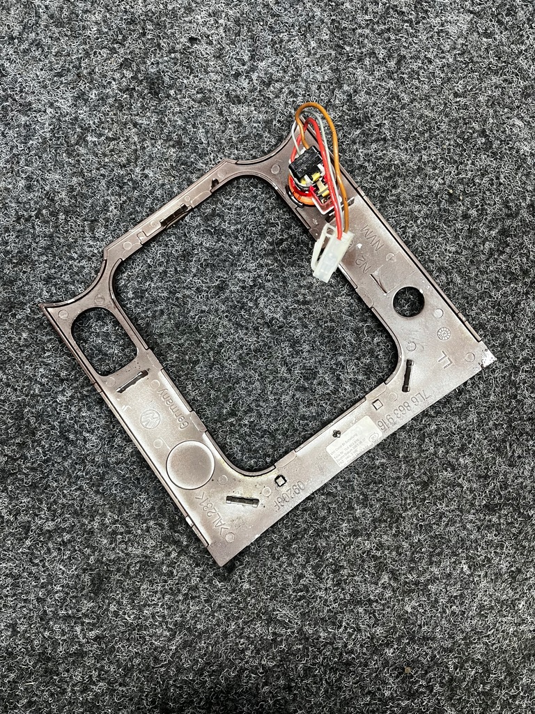 VW Touareg und 7L 7L6863916 Sockel Product image
