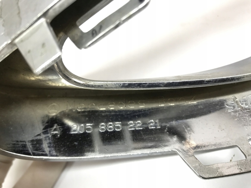 Mercedes-Benz Chrom-Auspuffblende A2058852221 Product image