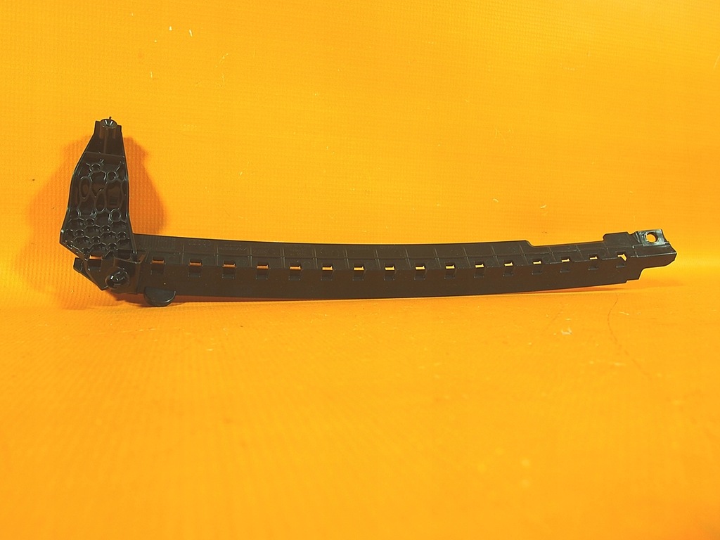 Audi Q3 83A SB 18KM Fensterführung hinten RECHTS 83a839068 Product image