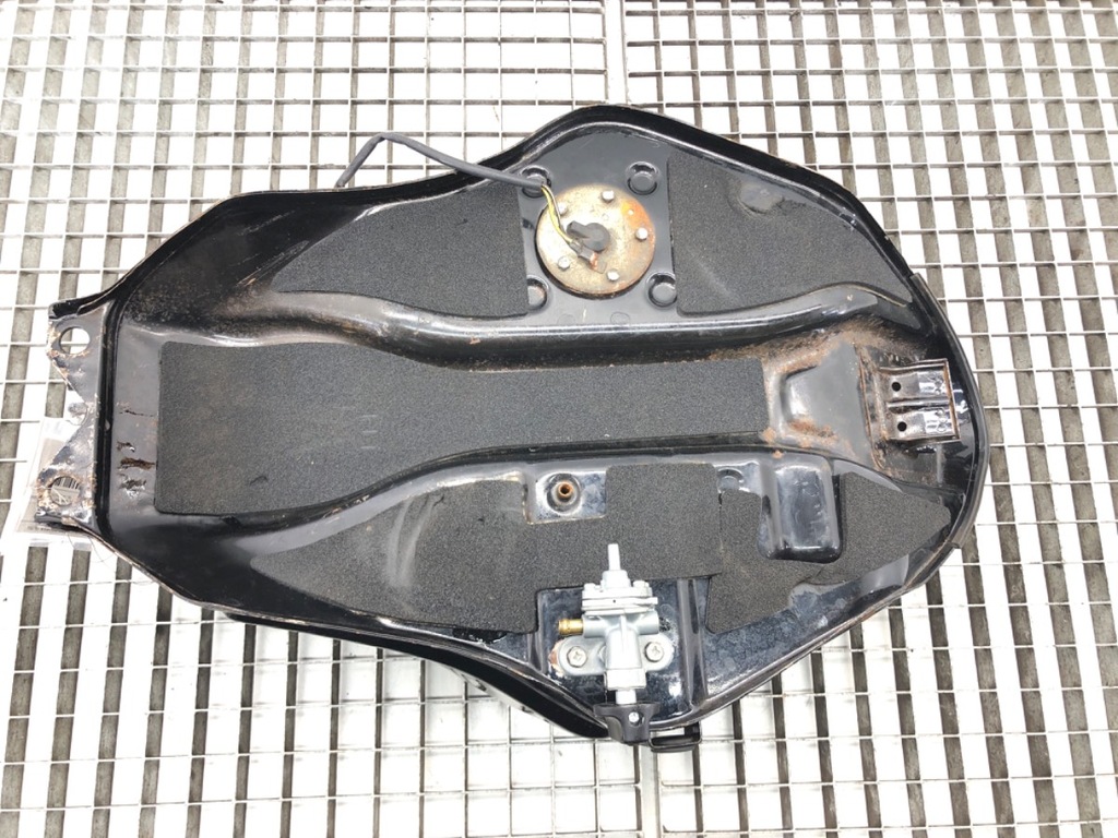 KRAFTSTOFFTANK SUZUKI KM BAK Product image