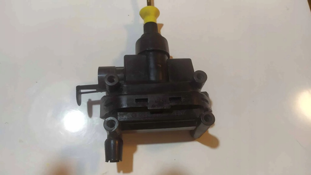 Mercedes-Benz W124 Zentralverriegelungsaktuator Product image