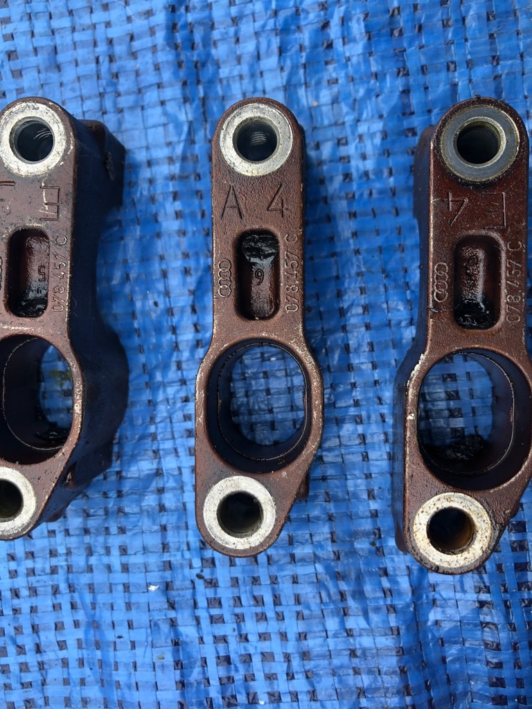 AUDI S6 A6 A8 4.2 V8 BUSH FOOT SHAFT BRIDGE Product image