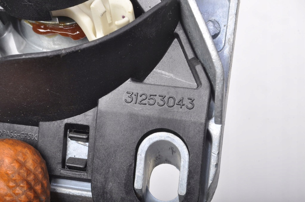 VOLVO S80 II HAHNSCHLOSS-EINSATZ 31253043 Product image