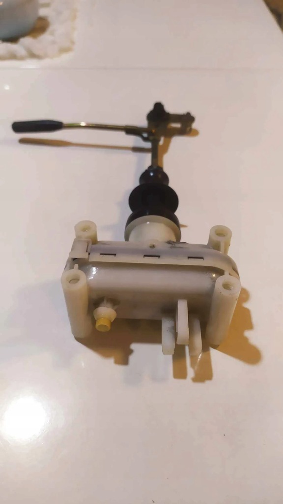Mercedes-Benz W124 Hella Zentralverriegelungsaktuator Product image