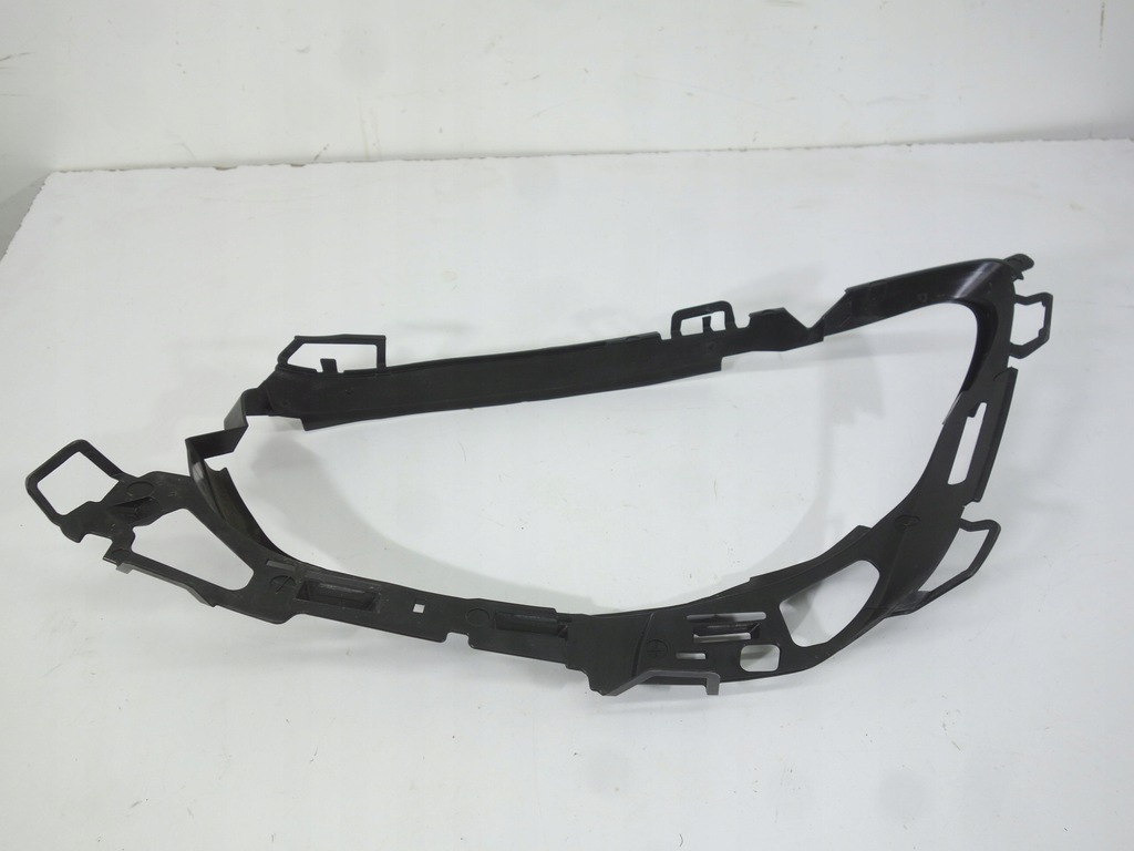 LAMPENDICHTUNG VORNE RECHTS MERCEDES E-KL W213 LIFT 2020- A2138261200 Product image