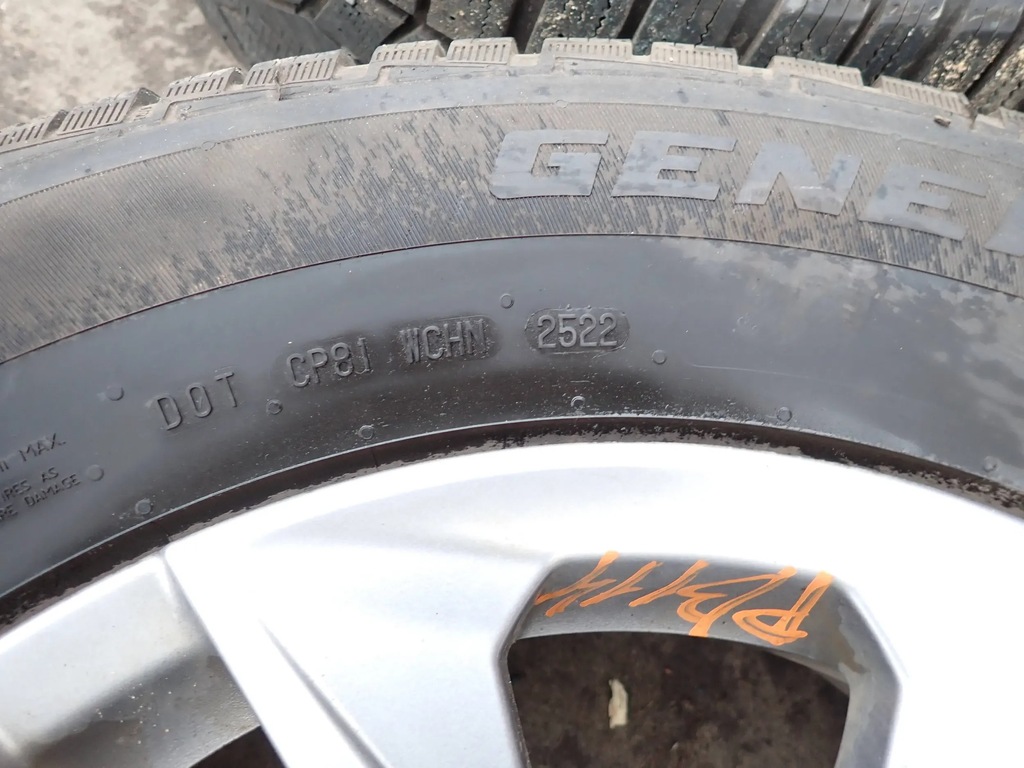 Räder Alufelgen 17 mit Reifen 235/65 R17 108T M+S Toyota Sienna 2021 Product image