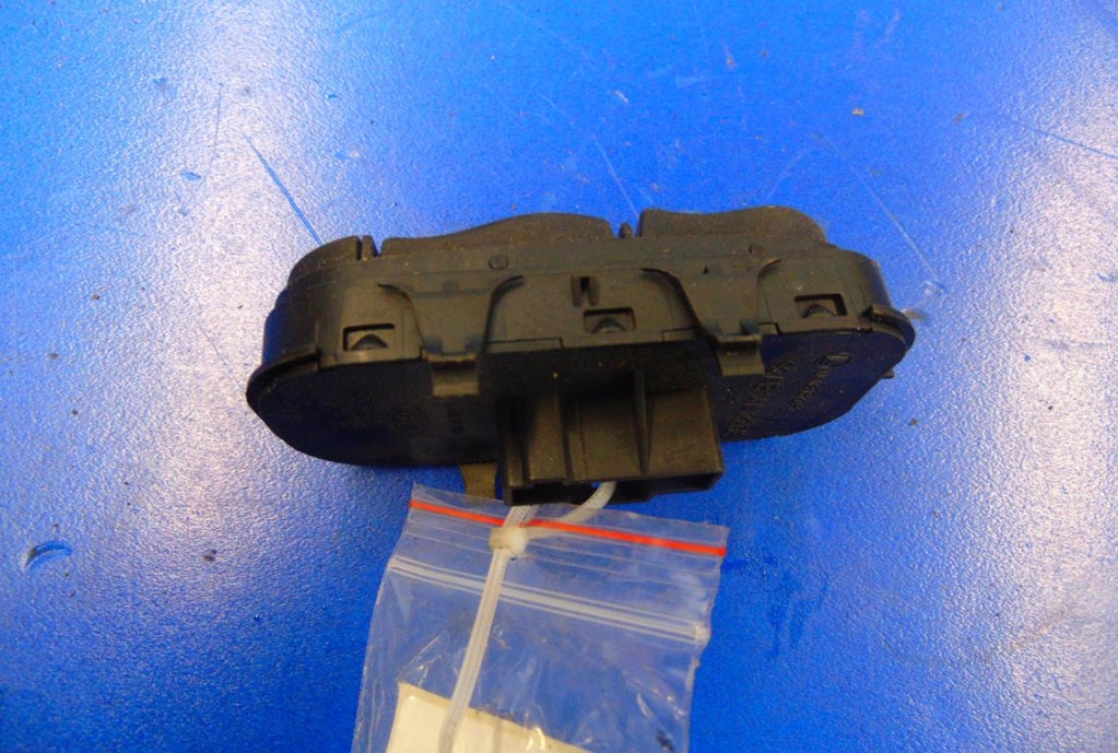 Ford Focus MK1 1,6 16V Glassschalter LK03162252 Product image