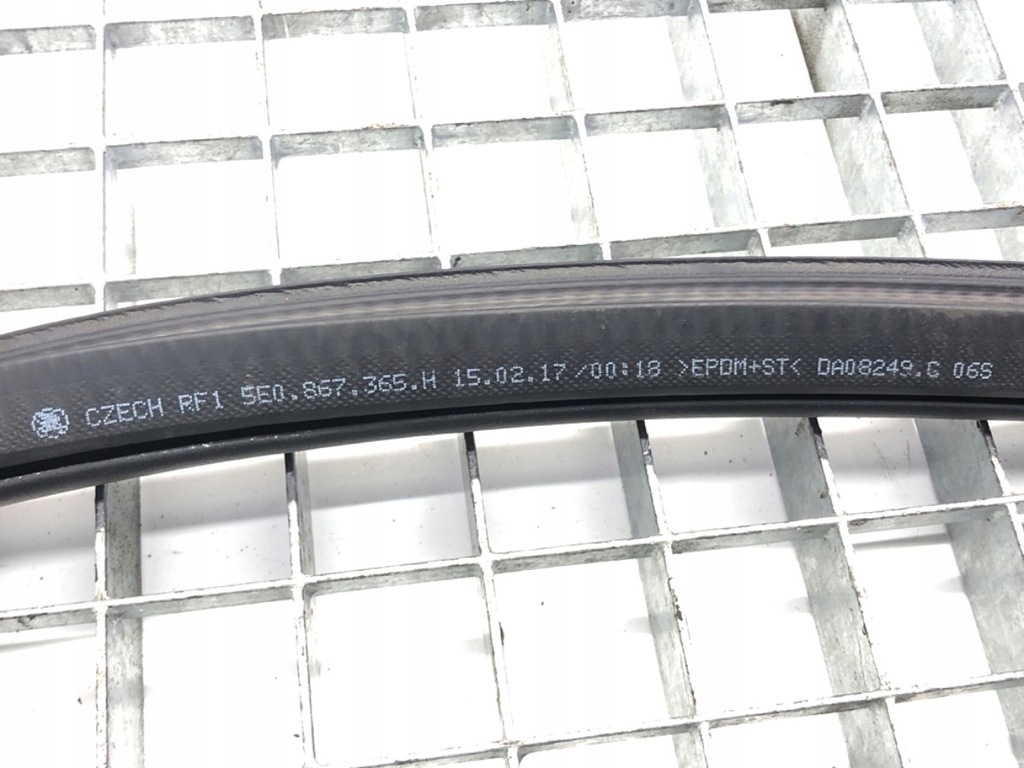 DICHTUNG SKODA OCTAVIA III Schrägheck 5E0867365H Product image