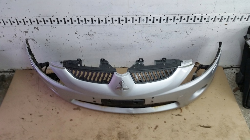 Mitsubishi Grandis Frontstoßstange Product image