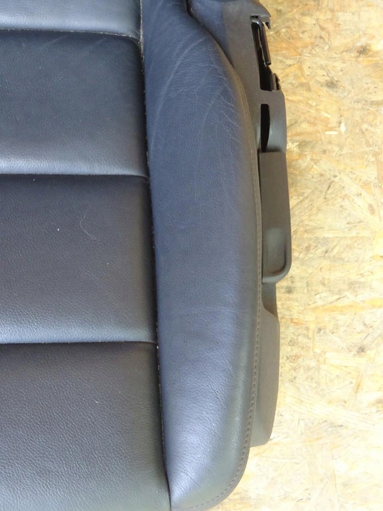 AUDI A4 B7 SITZ LINKS VORNE LEDER PERFEKT Product image
