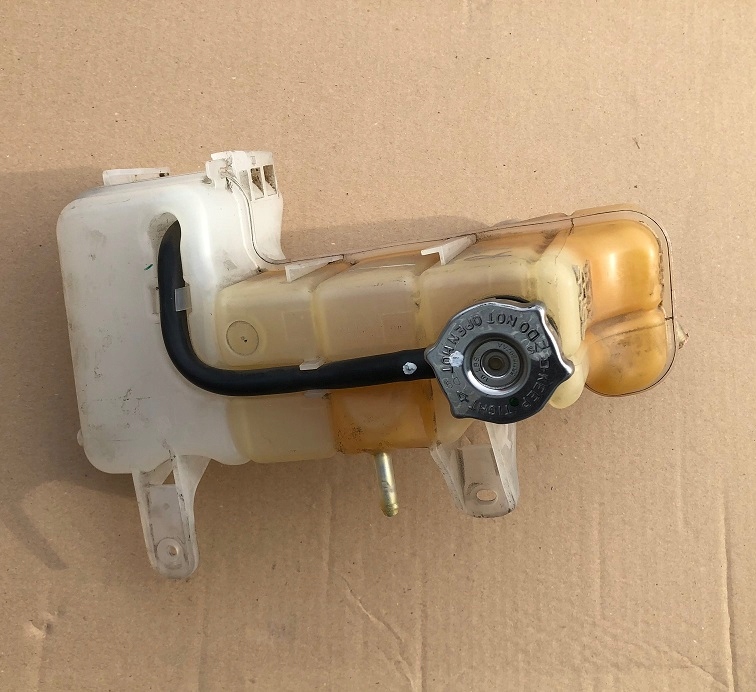 CHALLENGER 09+ TANK KÜHLERBEHÄLTER Product image