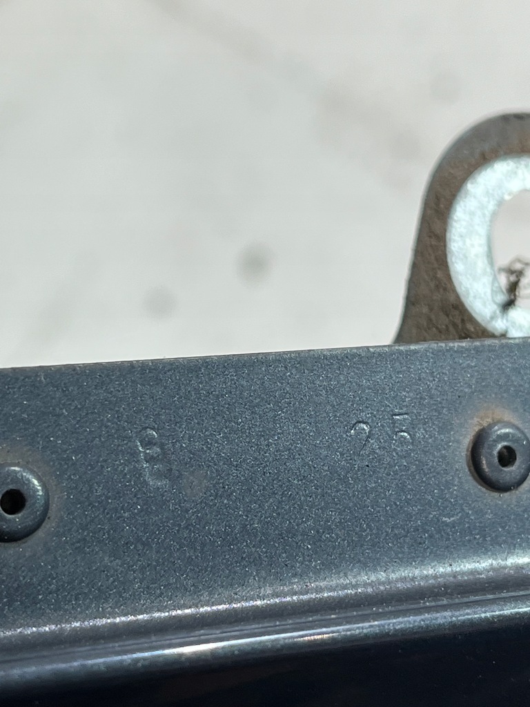 KOTFLÜGEL VORNE LINKS AUDI A4 B8 LZ7H Product image