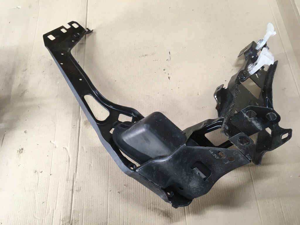 GLASLAMPENHALTER BMW F40 7459882 7459881 Product image